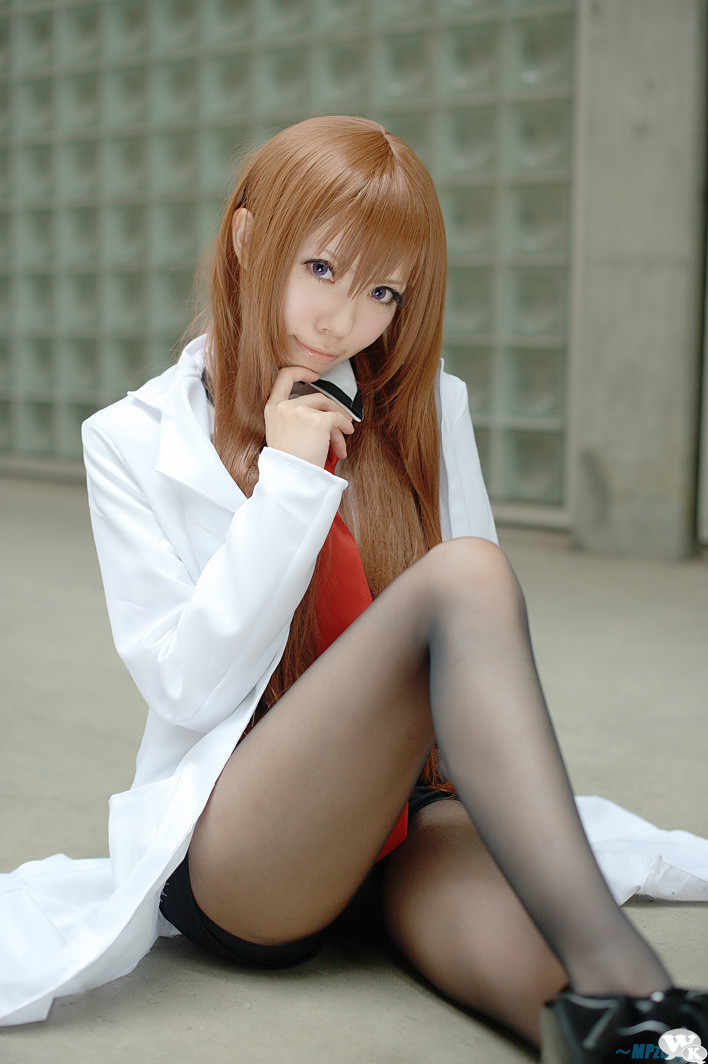 Makise_kurisu-Hayase_ami-01.jpg