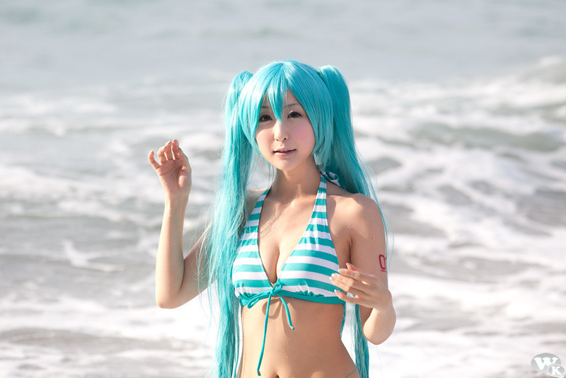 Miku_bikini-Chii-001.jpg