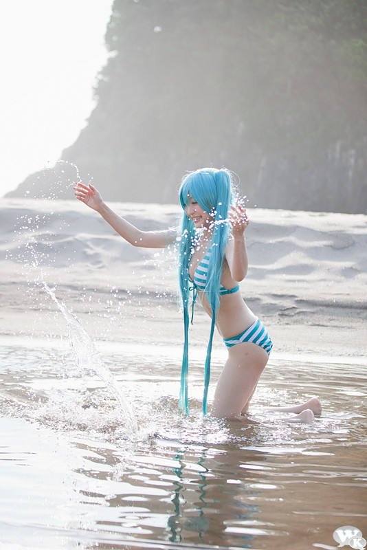 Miku_bikini-Chii-008.jpg