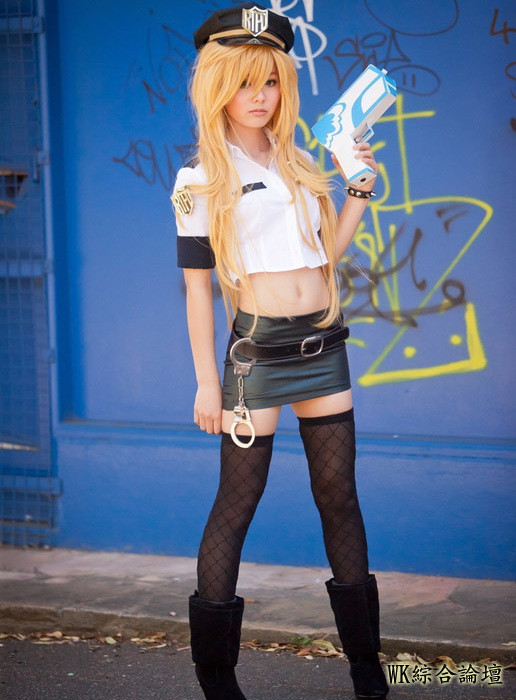 sexy-cosplay-cop-516x700.jpg