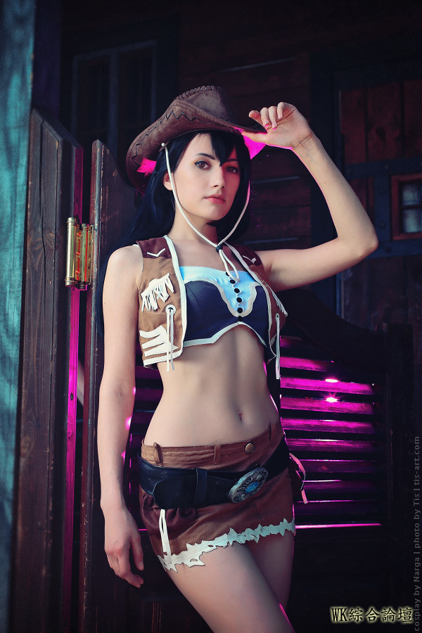 tifa-lockhart-cosplay2.jpg