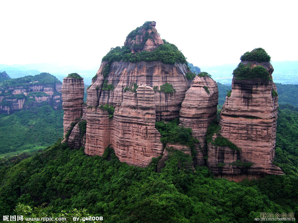 丹霞山茶壺峰