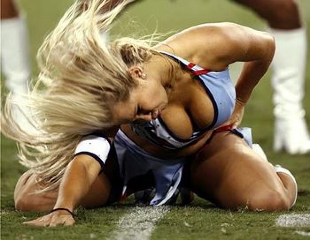 SEXY-cheerleaders.jpg