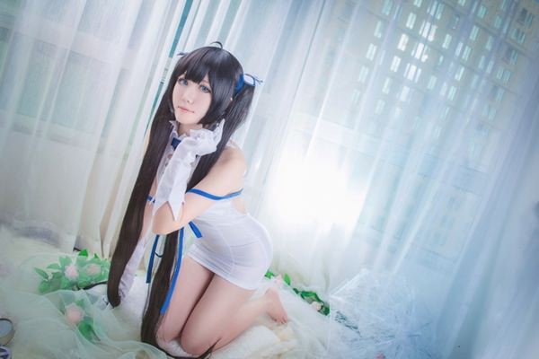 sexy-hestia-is-it-wrong-to-try-to-pick-up-girl-in-dungeon-cosplay-012316-3.jpg