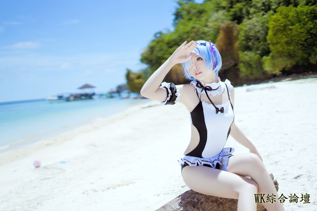 04_Beach_Swimsuit_Rem_Cosplay_7.jpg