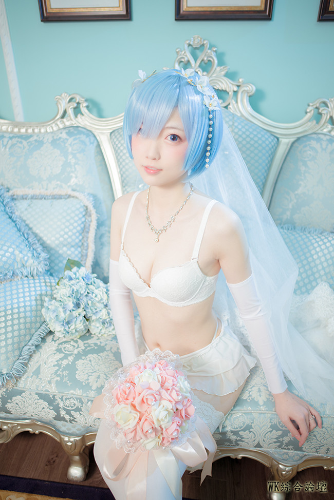 Rem_Bra_Skirt_Bride_Cosplay_1.jpg