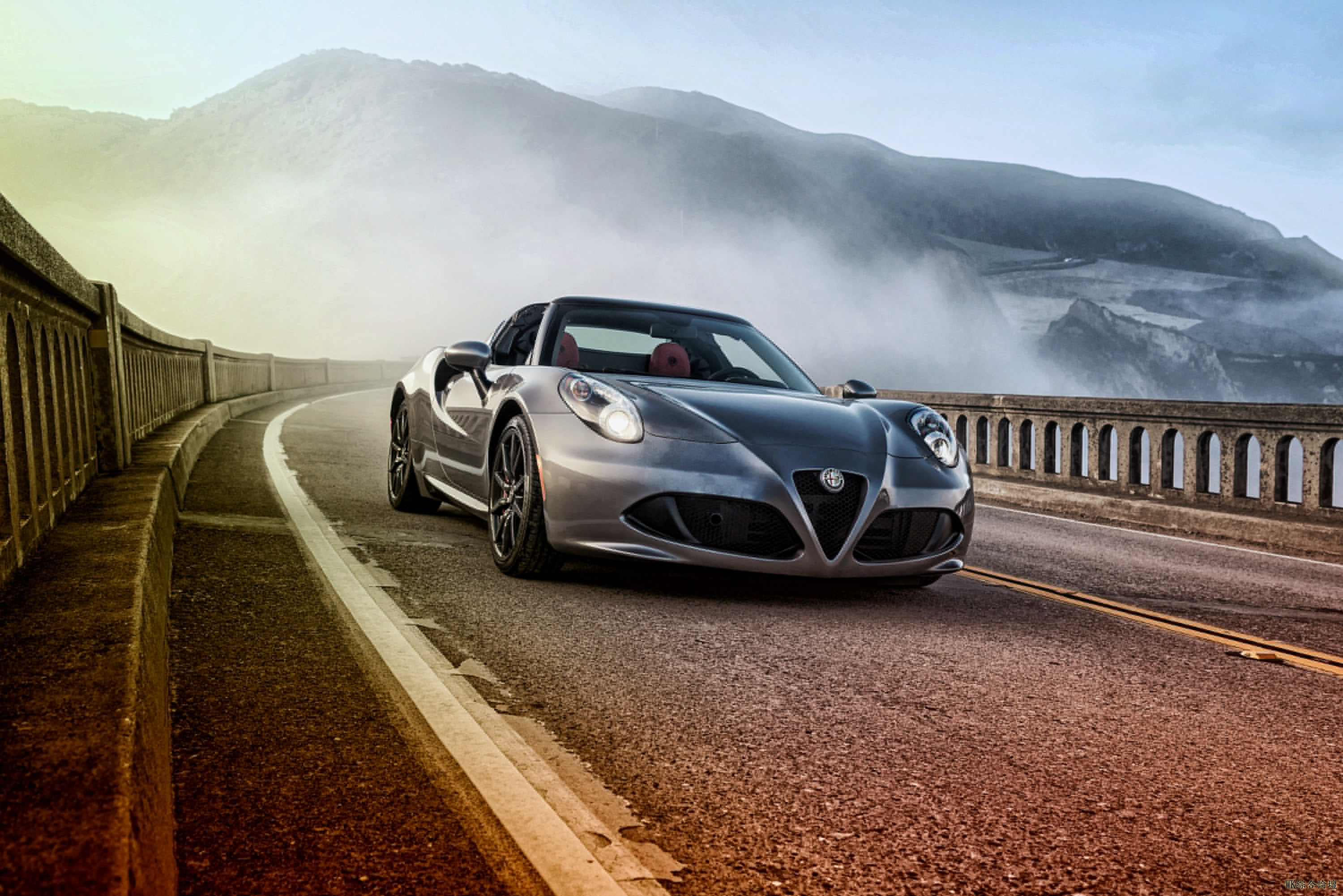 2015-alfa-romeo-4c-spider-3234.jpg