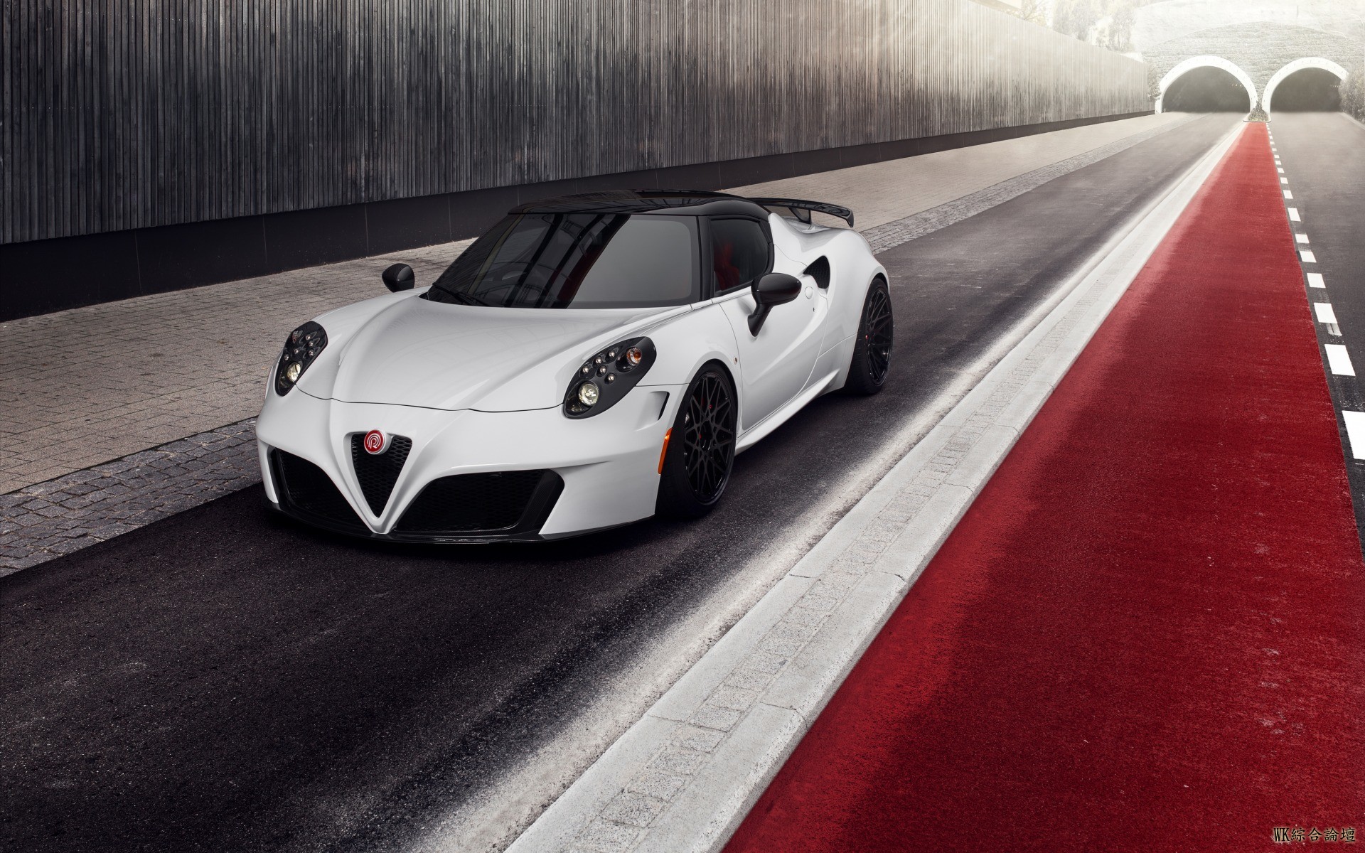 pogea-racing-alfa-romeo-4c-4294.jpg