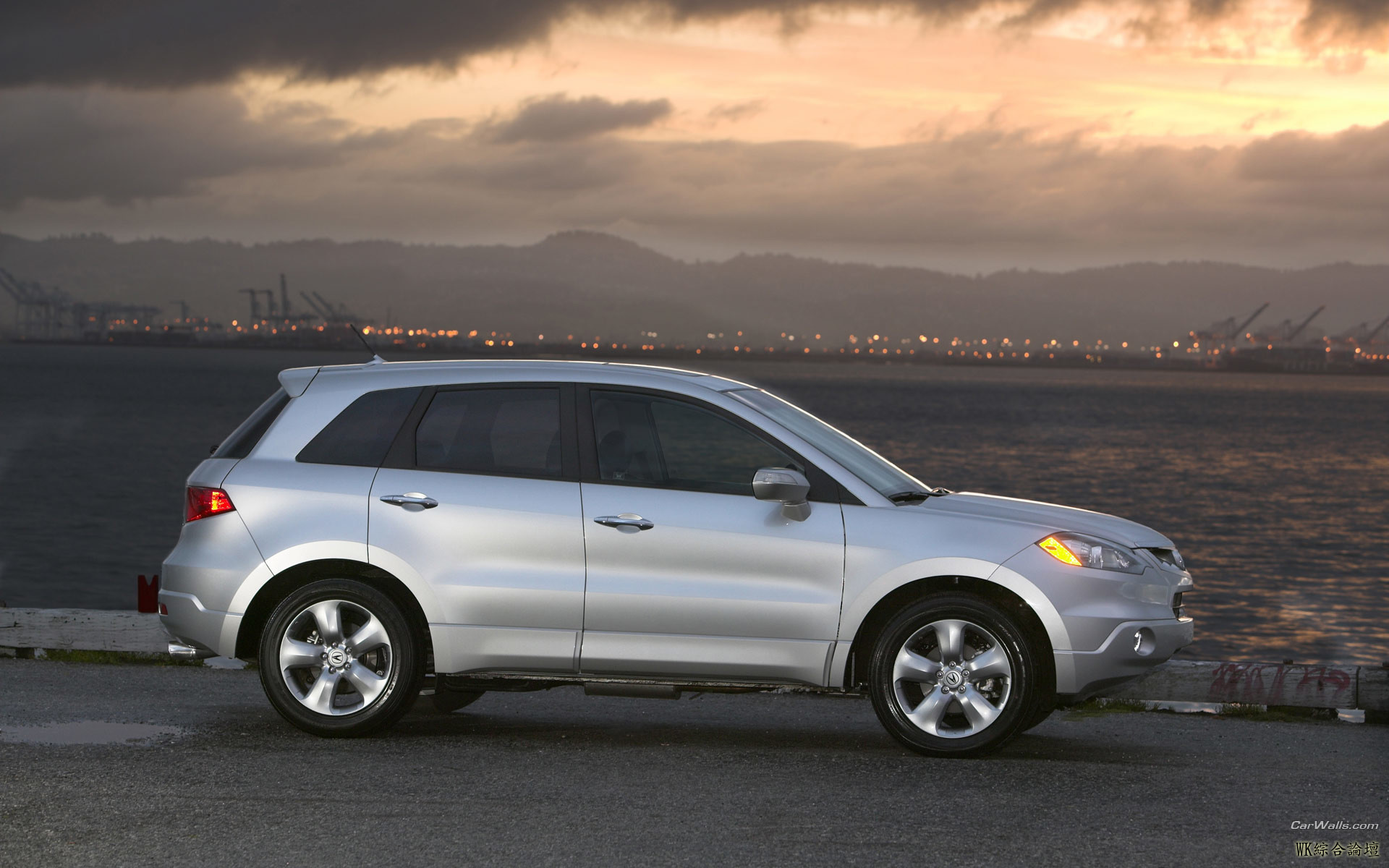 Acura_RDX_114_1920x1200.jpg