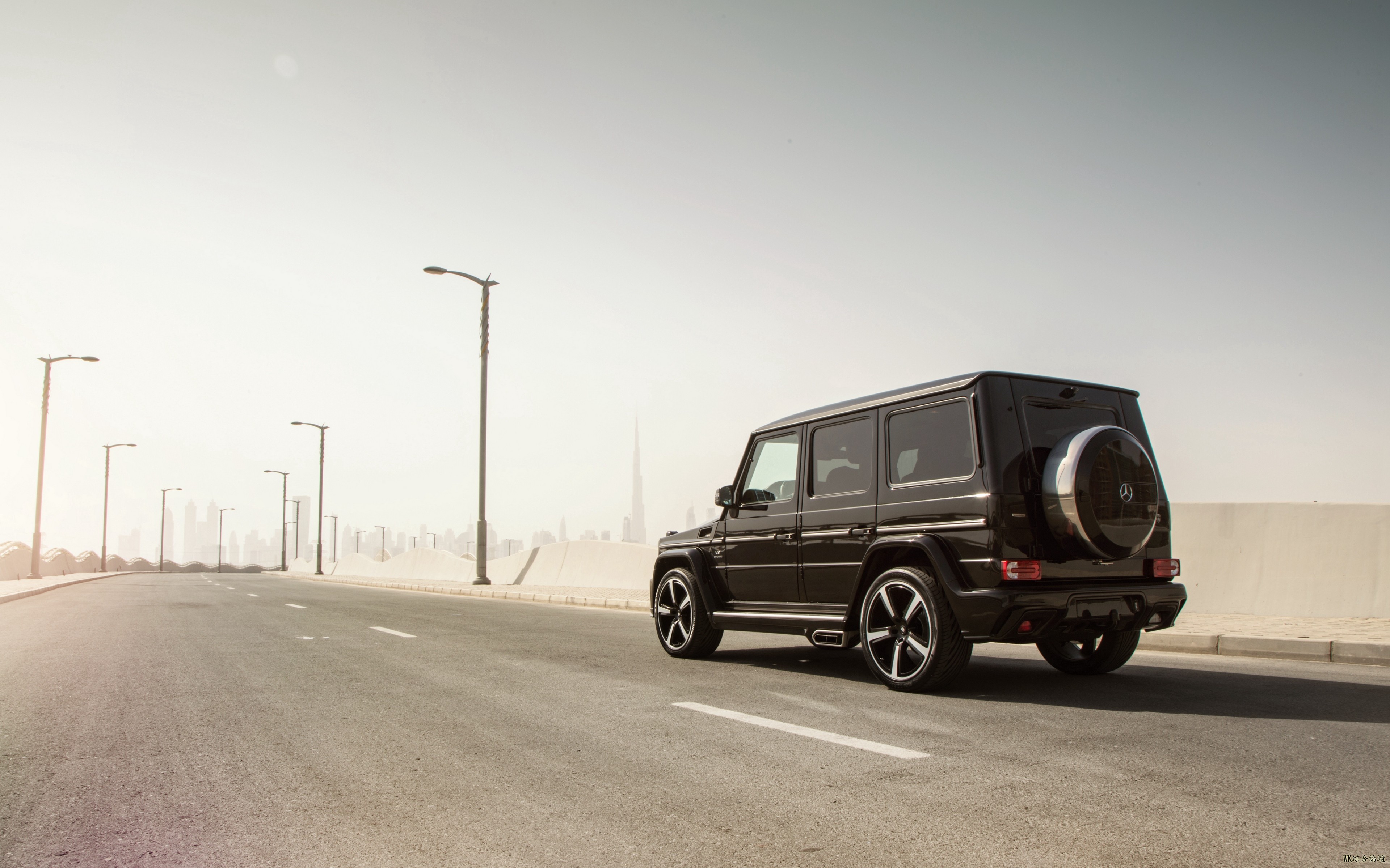 mercedes_benz_g_klasse_w463_black_rear_view_105498_3840x2400.jpg