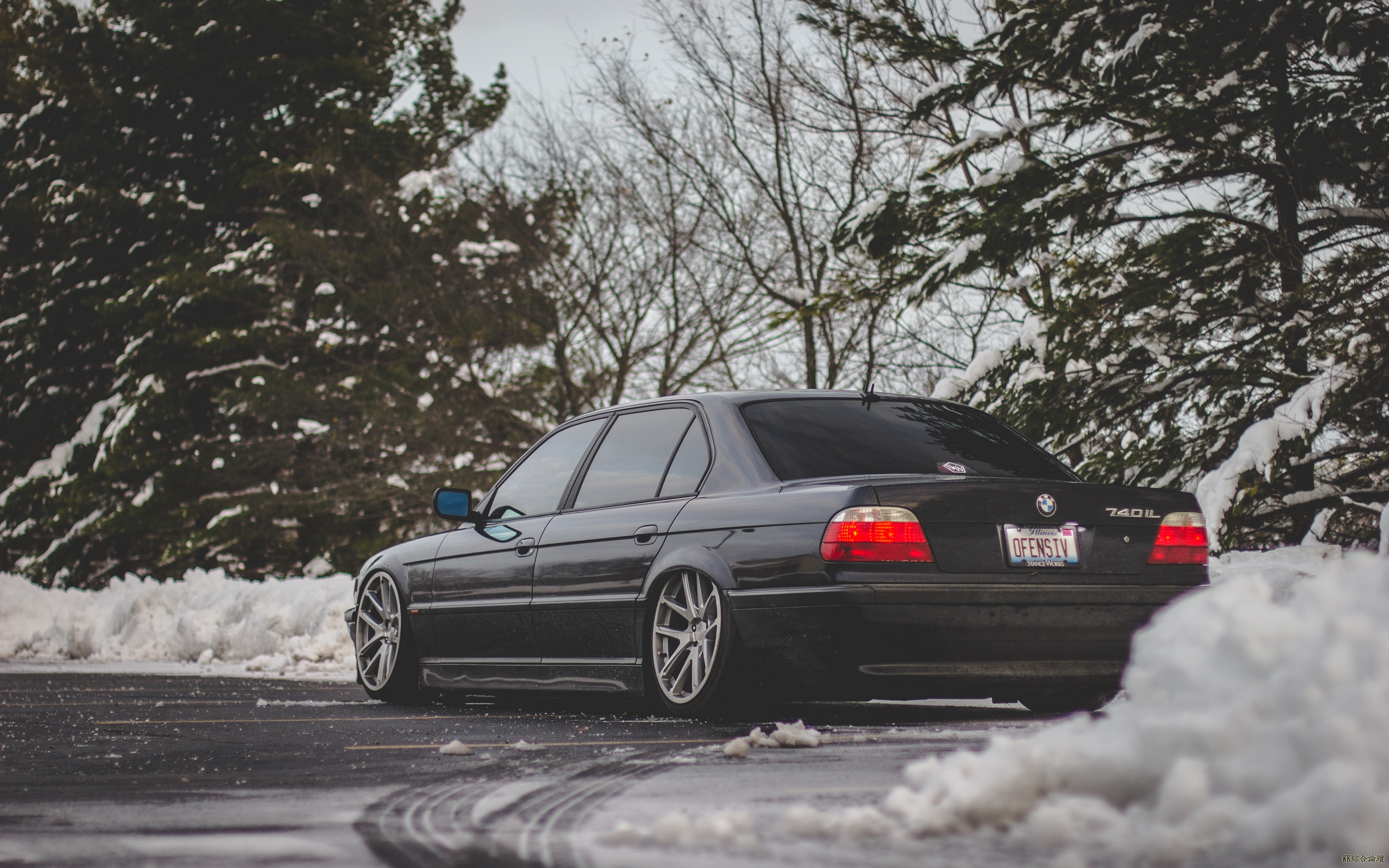 bmw_e38_740il_black_rear_view_106113_3840x2400.jpg