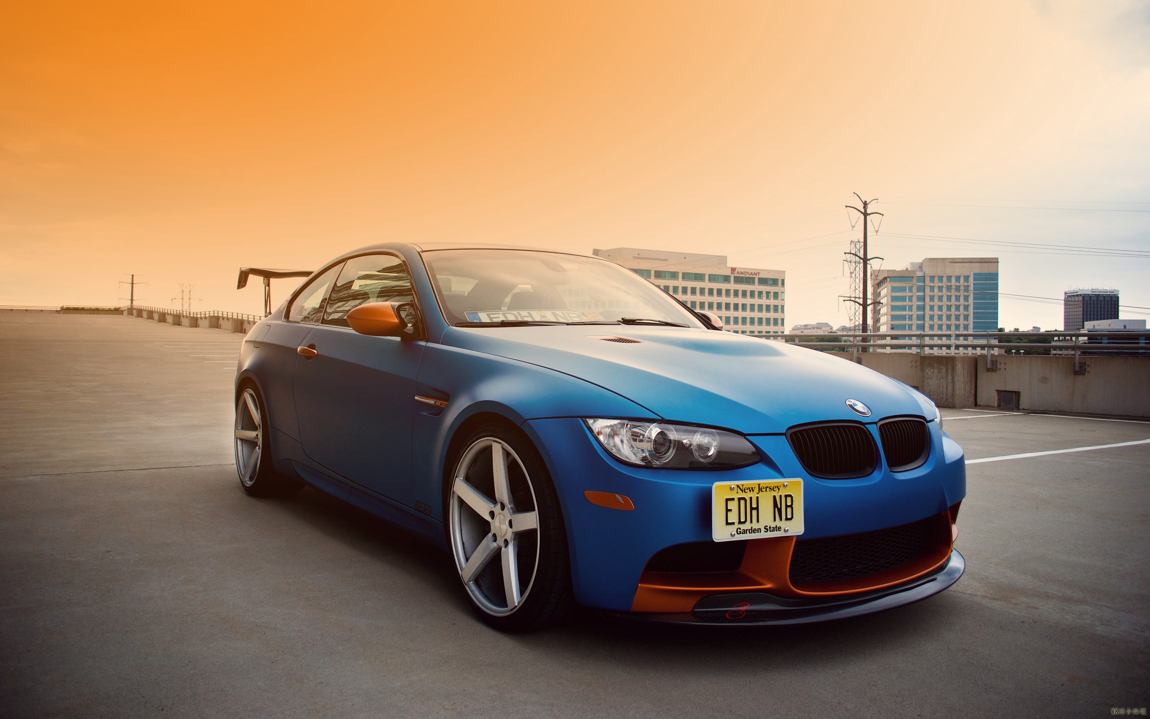 bmw_e92_m3_blue_96674_3840x2400.jpg