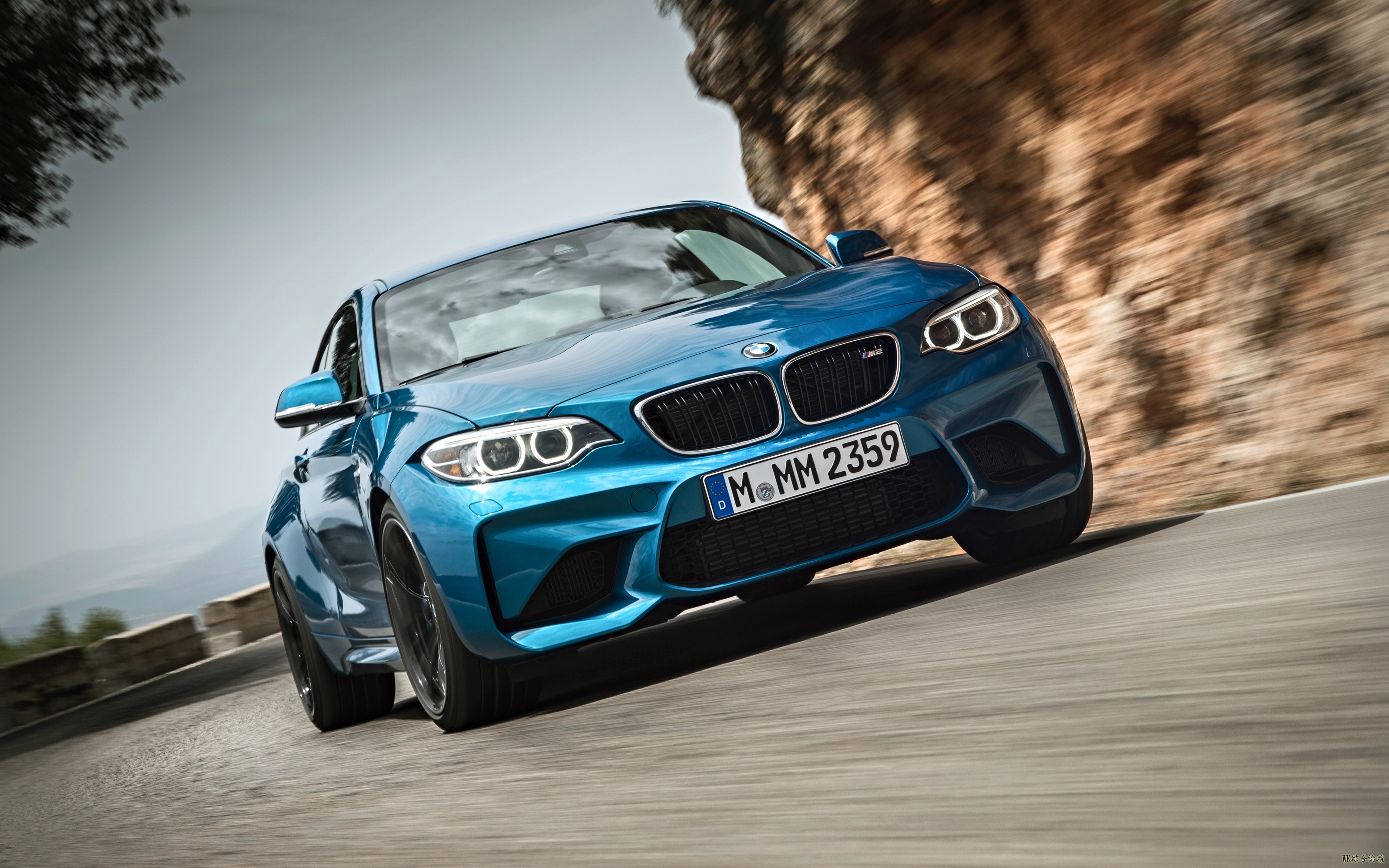 bmw_m2_front_view_114165_3840x2400.jpg