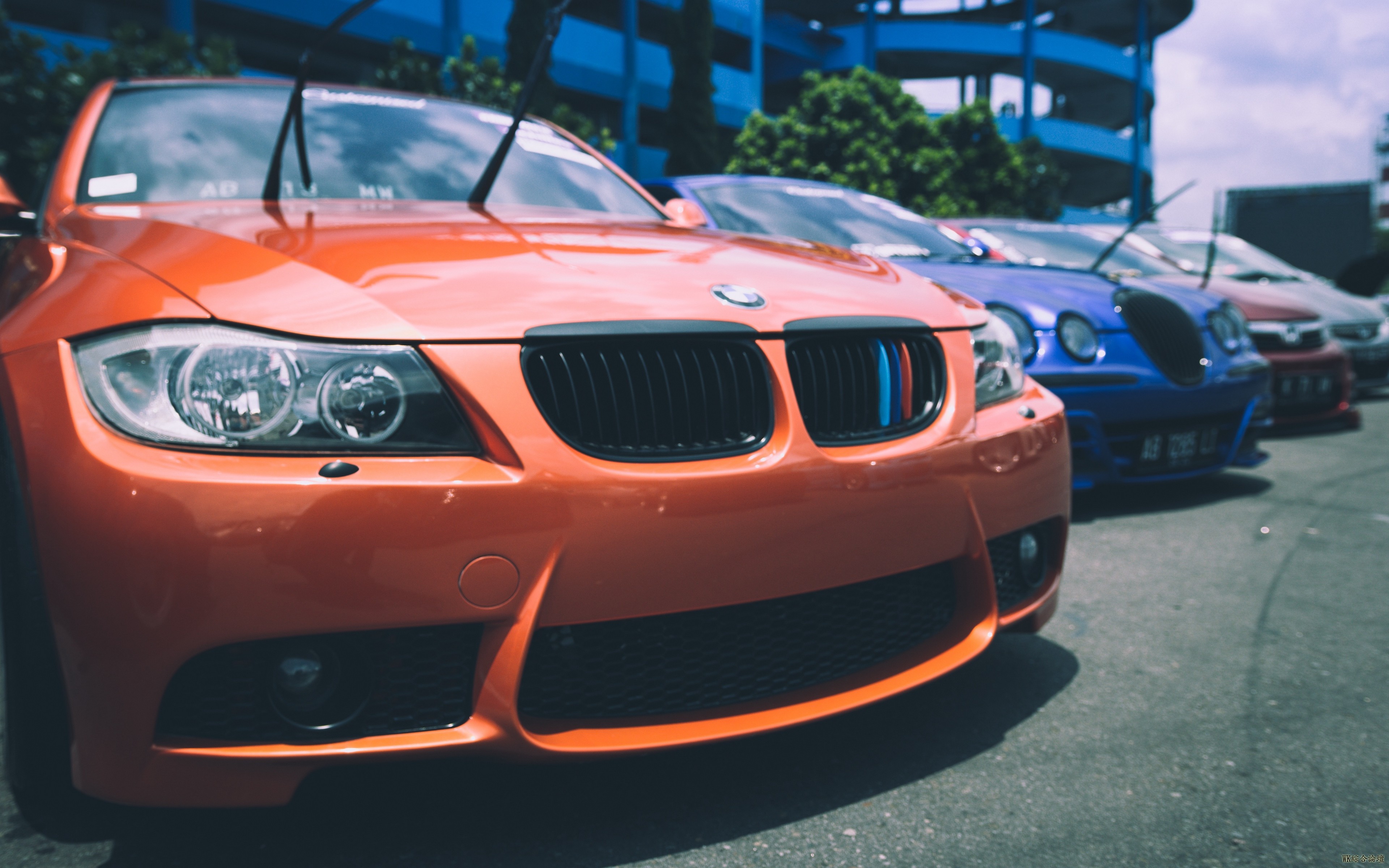 bmw_parking_front_bumper_112699_3840x2400.jpg