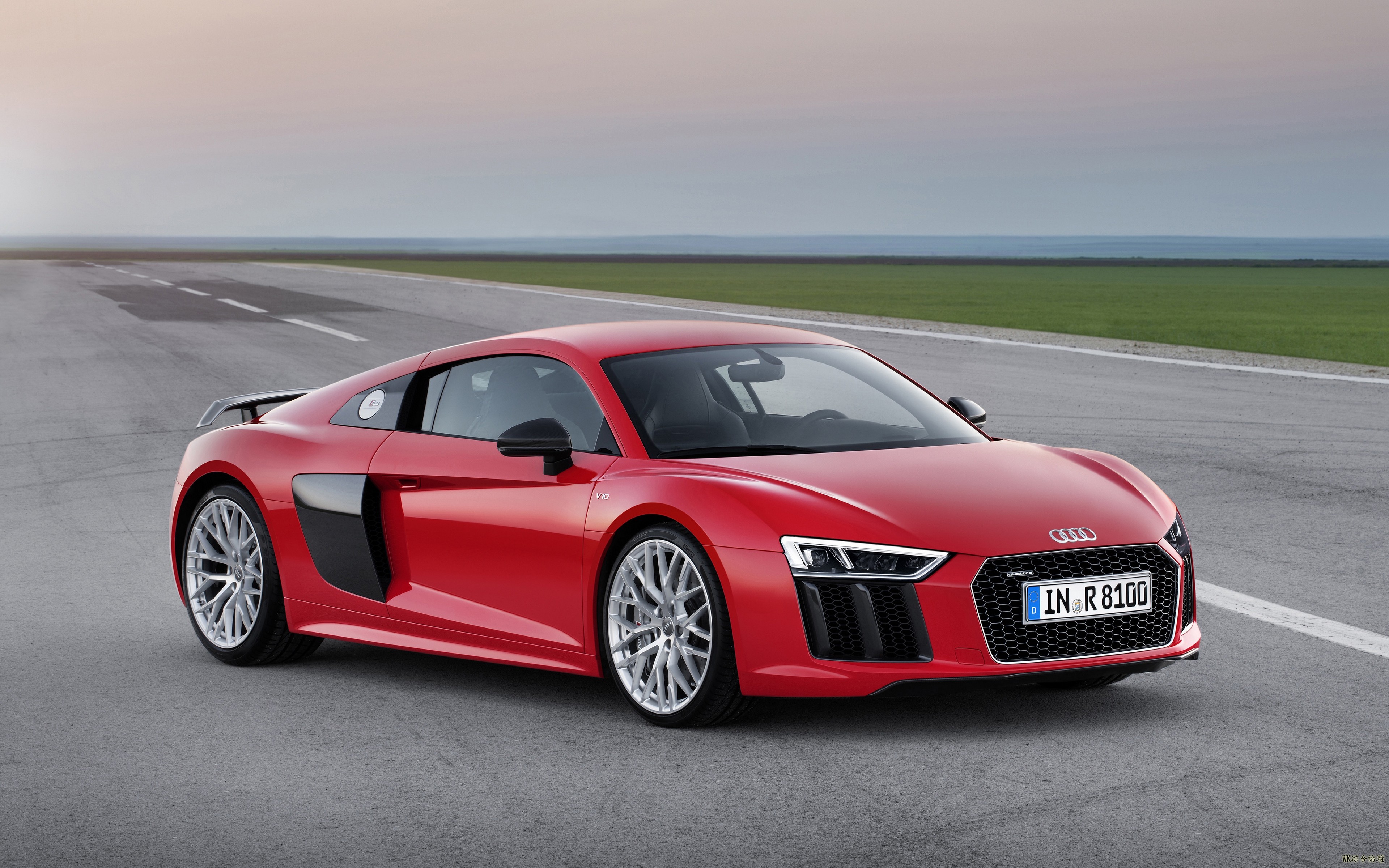 audi_r8_v10_red_2015_101032_3840x2400.jpg