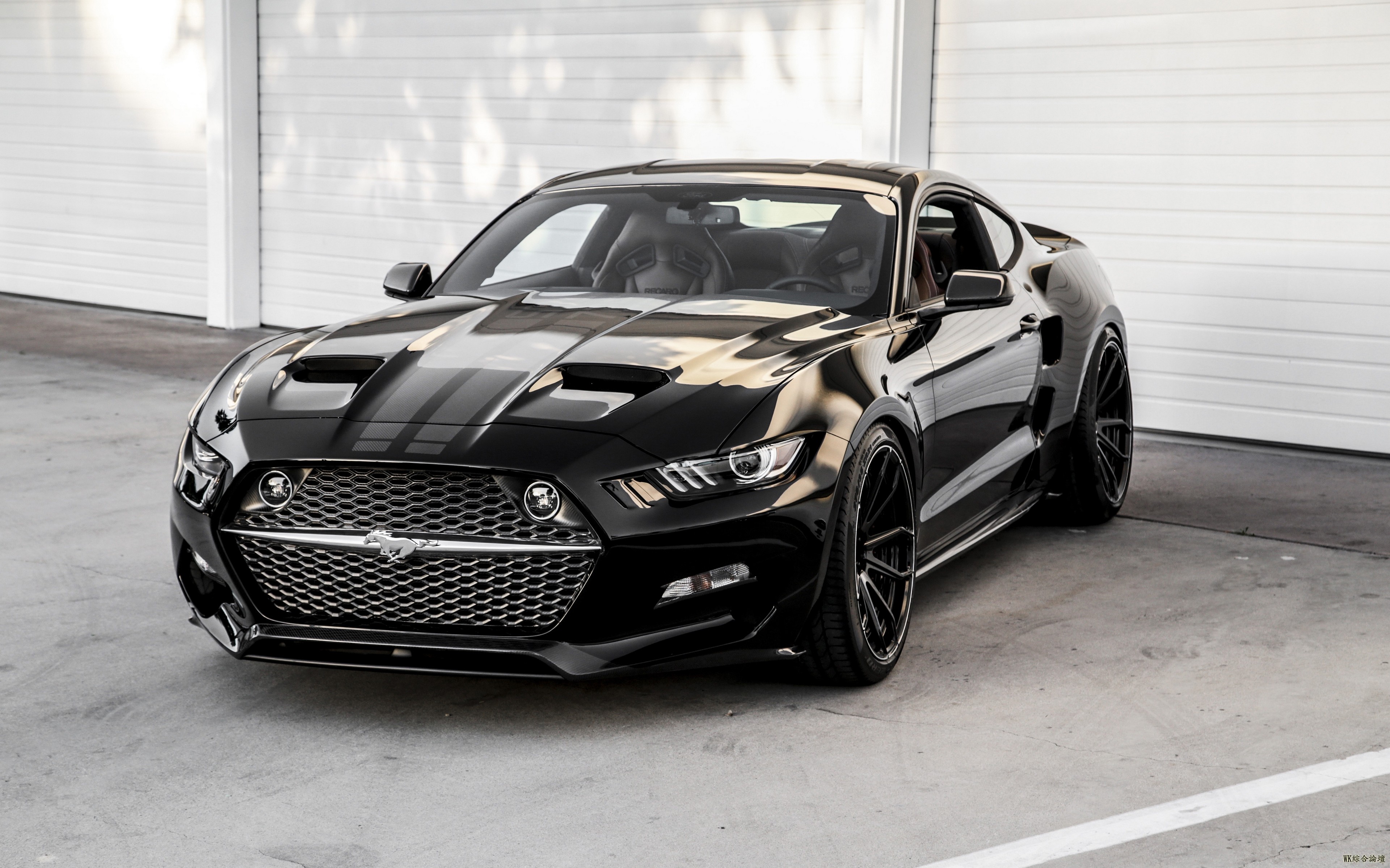 ford_mustang_black_101687_3840x2400.jpg