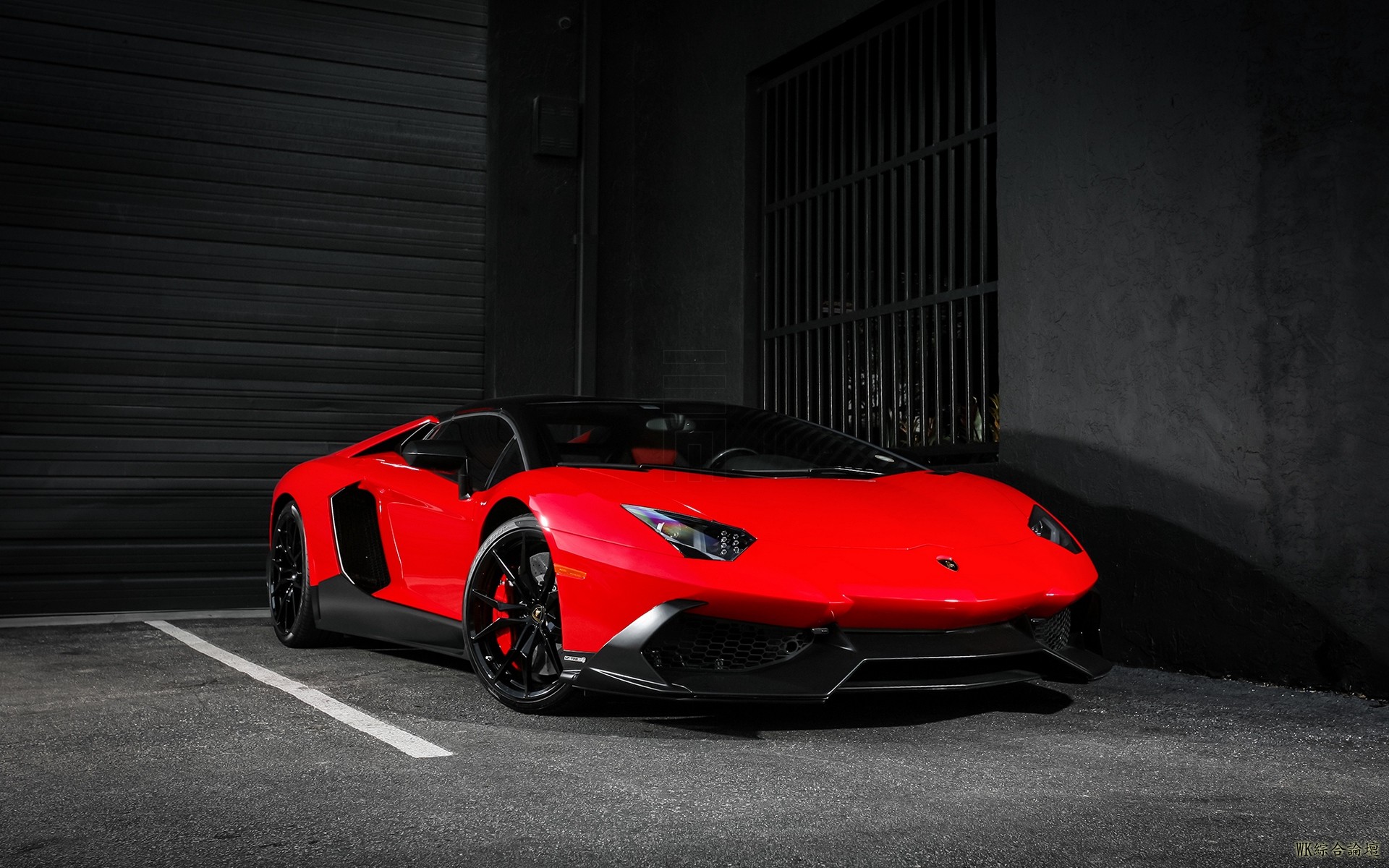 lamborghini_aventador_lp720_4_50th_anniversary_red_side_view_100638_1920x1200.jpg