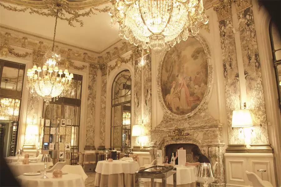 我的美食之旅--法国巴黎米其林三星餐厅– Le Meurice-4.jpg