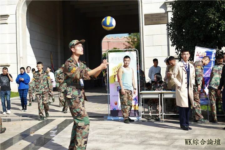 突发视频西安咸阳新区在建美食城突发大火!现场有爆炸声伤亡不明-95.jpg