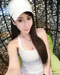 「ㄉㄨㄞ乳女神」新加坡小姐MELODY LOW　洋裝胸前交叉帶空隙豪乳呼之欲出 [30P]